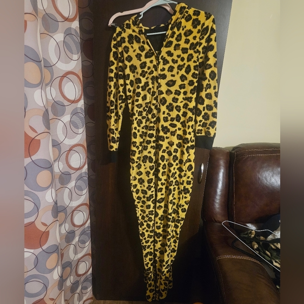 Leopard Print Onesie Pajamas Size Small